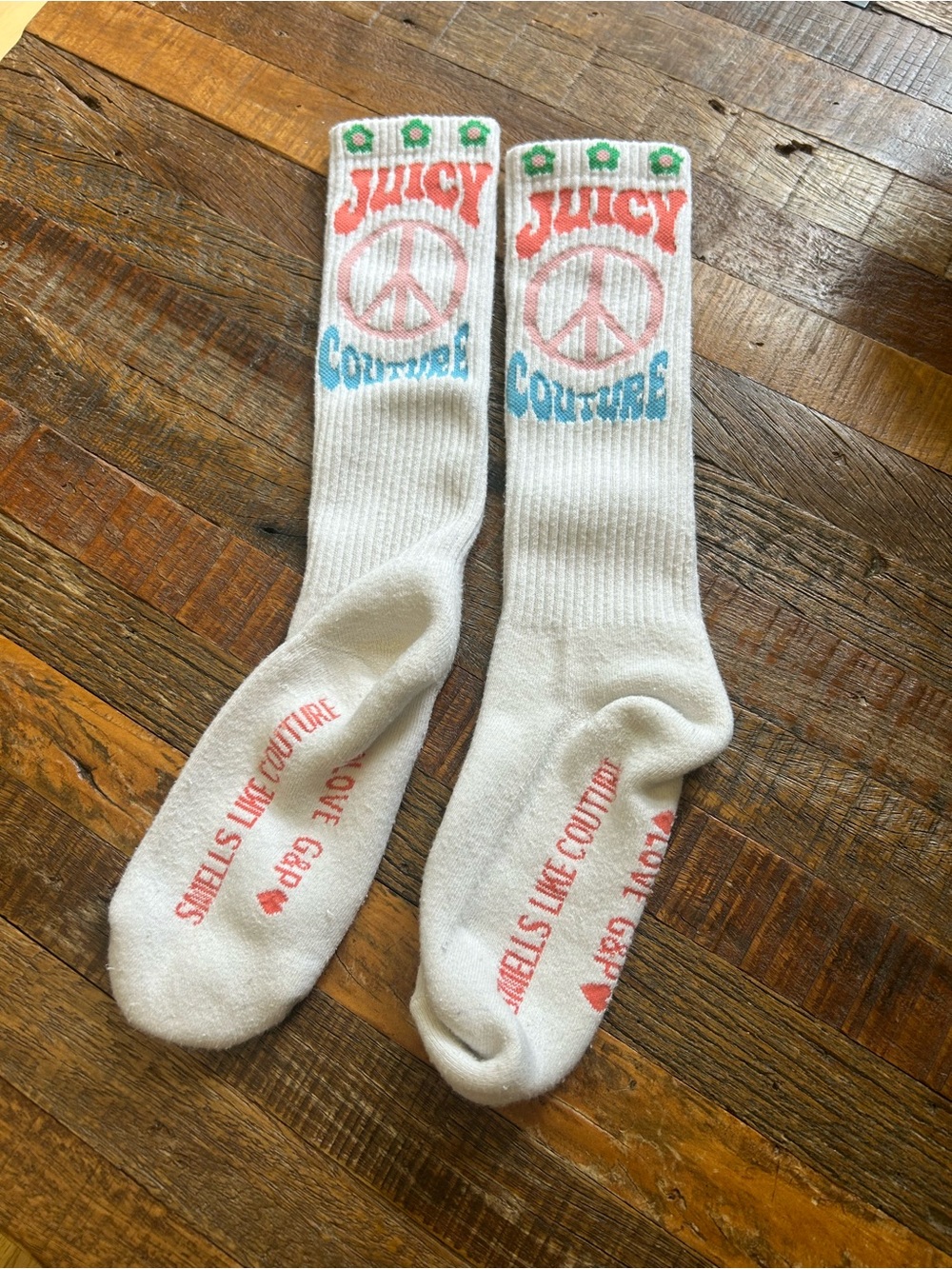 Juicy Couture Authentic Rare White Logo Crew Socks Y2K- Peace Sign Graphic